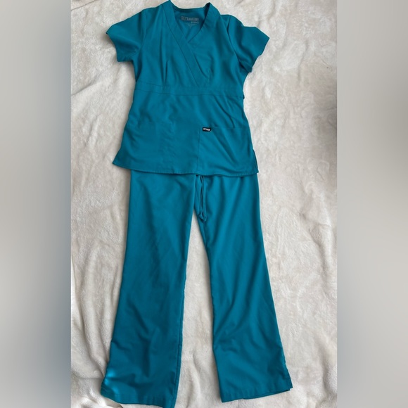 Grey’s Anatomy Teal Scrubs Small - Picture 1 of 11
